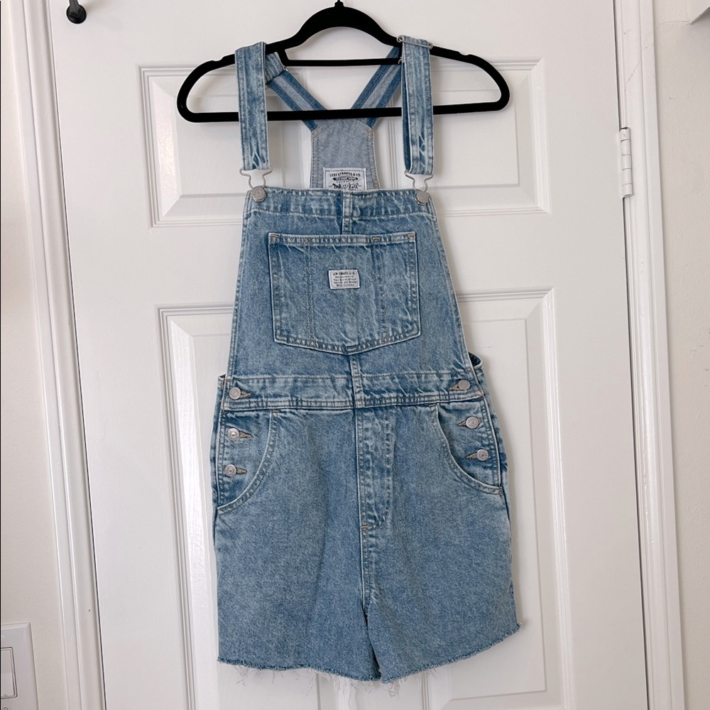 Women’s Levi’s short denim overalls